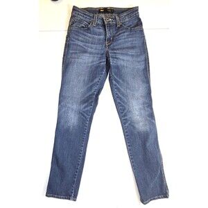 Levi Womens Jeans 4/29 Mid Rise Skinny Leg Med Wash Flatters and Flaunts